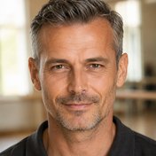 Marek H.